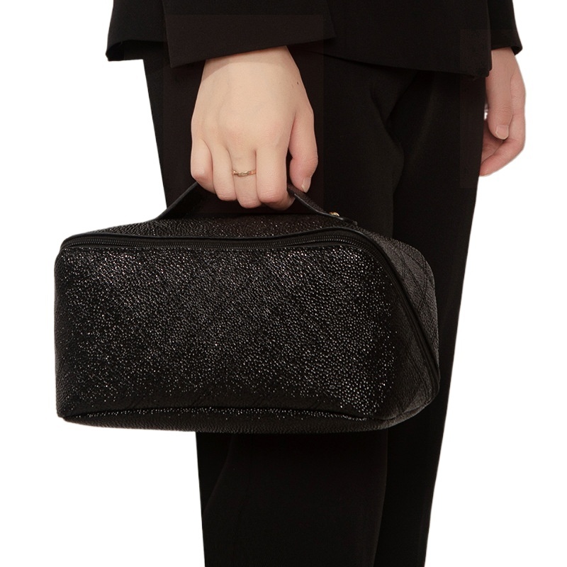 designer 2025 New Large Capacity Portable Makeup Bag Organizer Waterproof High-Value Small Square Pillow Makeup Bag