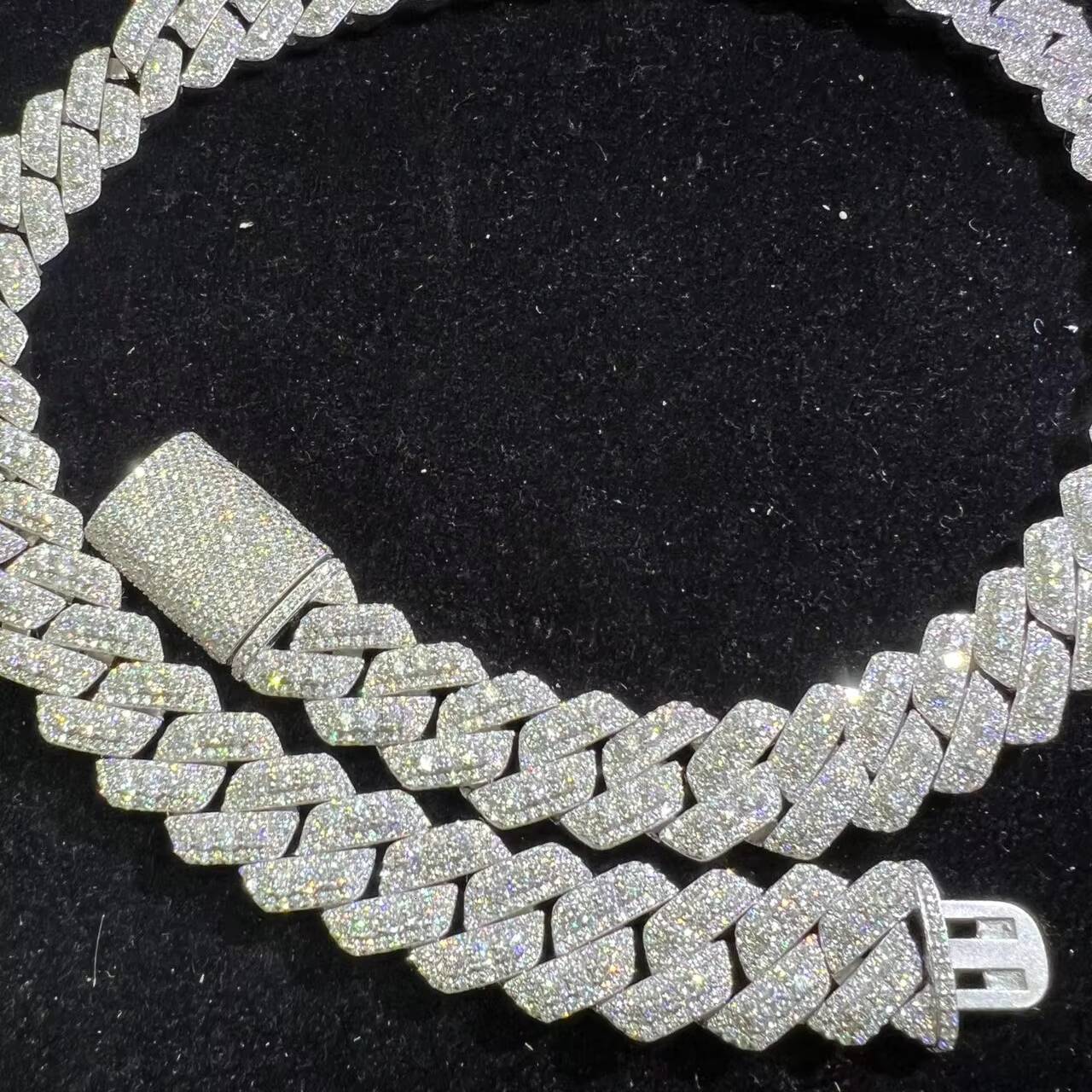 Manufacturer's high-quality 18mm Cuban necklace women's moissanite jewelry