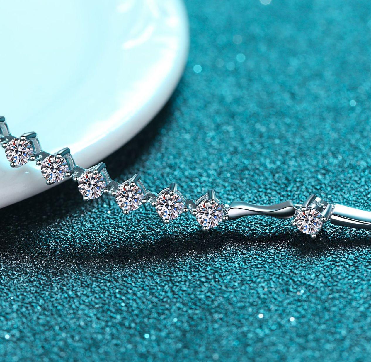 Chic Woman's Jewellery Piece Made from High-Quality Silver Alloys Embellished With Radiant Man-Made Diamonds