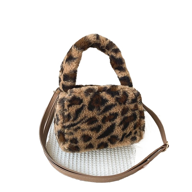 designer 2025 New Plush Bag High-end Pink Leopard Print Furry Handbag for Women Cute Fashion Handheld Crossbody Bag