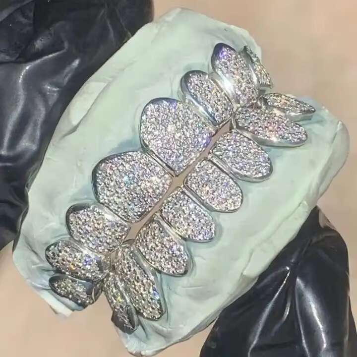 Hip Hop Iced Out Grillz 14kt White Gold VVS Clarity Moissanite Diamond Teeth Decoration High Quality Wholesale Diamond Seller