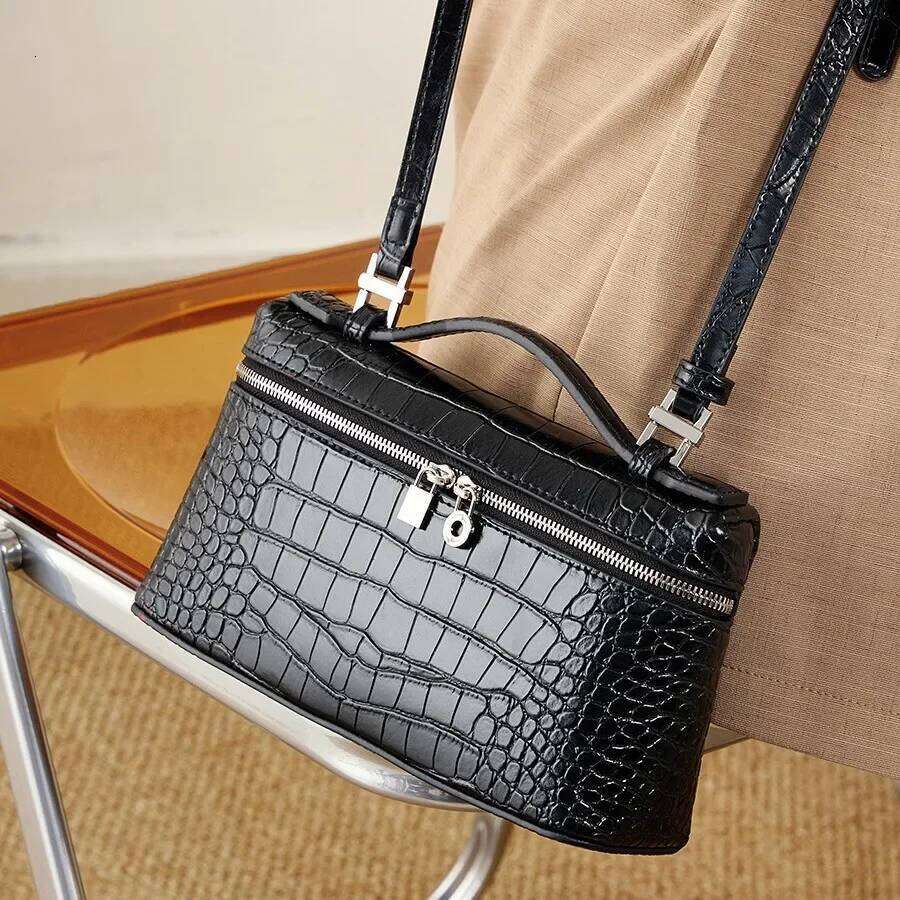 2024 New Design Crocodile Pattern Cow Leather Handbag High-end Feel Women's Shoulder Crossbody Bag Fashion Shape Other
