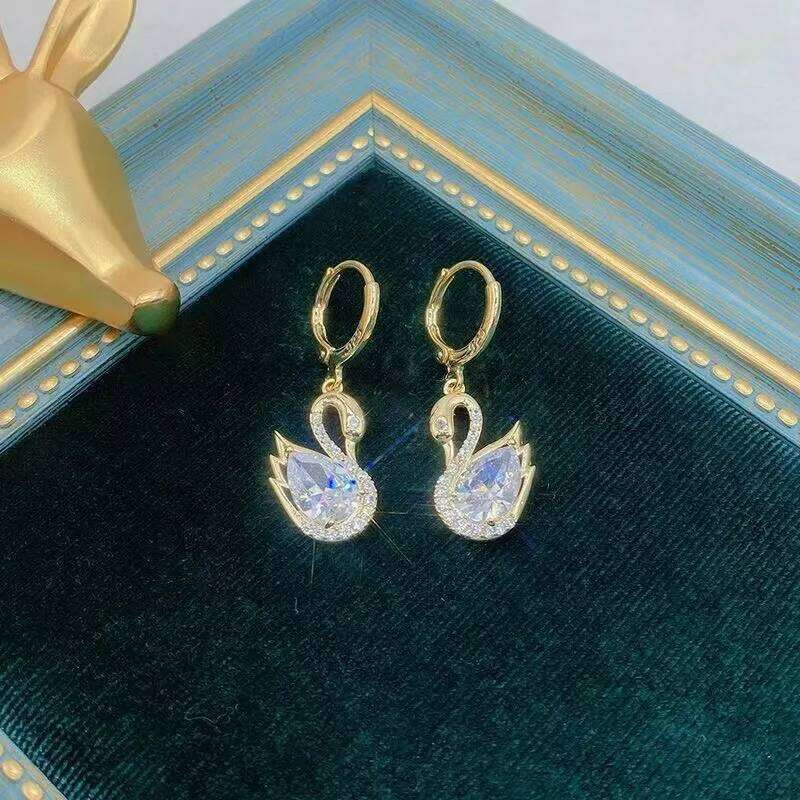 1 Pair Of Luxurious Elegant Golden Swan Earrings, Dazzling, Synthetic Crystal, Suitable For Daily Wear, Parties And Gifts