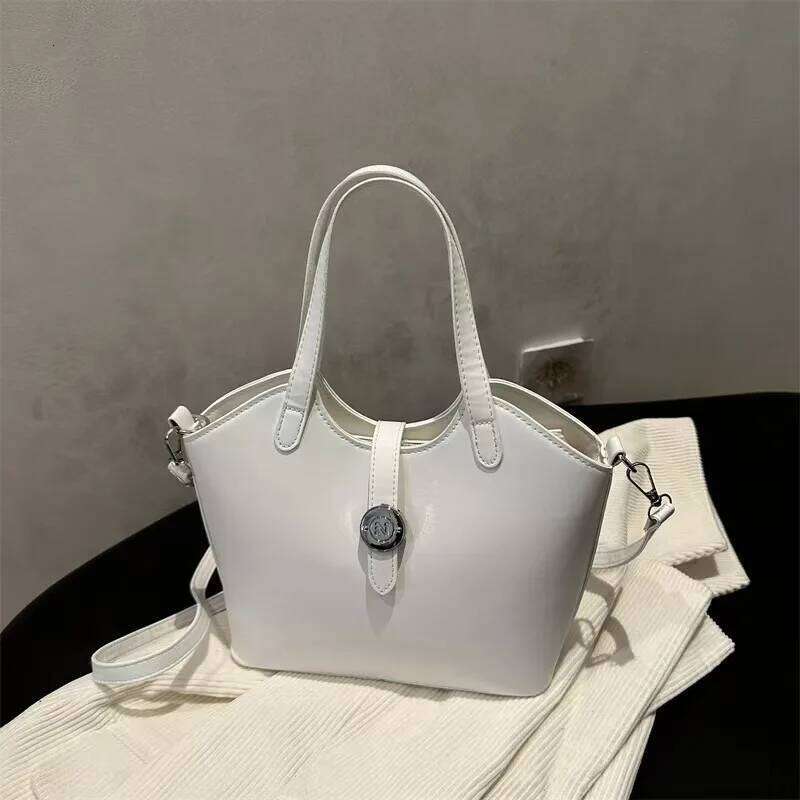 Designer Luxury Texture Women's 2025 New Retro Versatile Crossbody Casual Work Commuting Hand-Held Bucket Bag Large Capacity