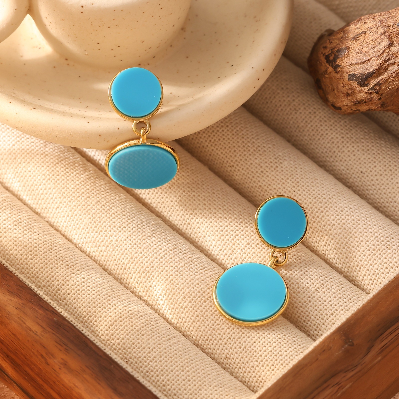 Trendy High-End Geometric Earrings with Design, Slimming and Unique Needle Studs