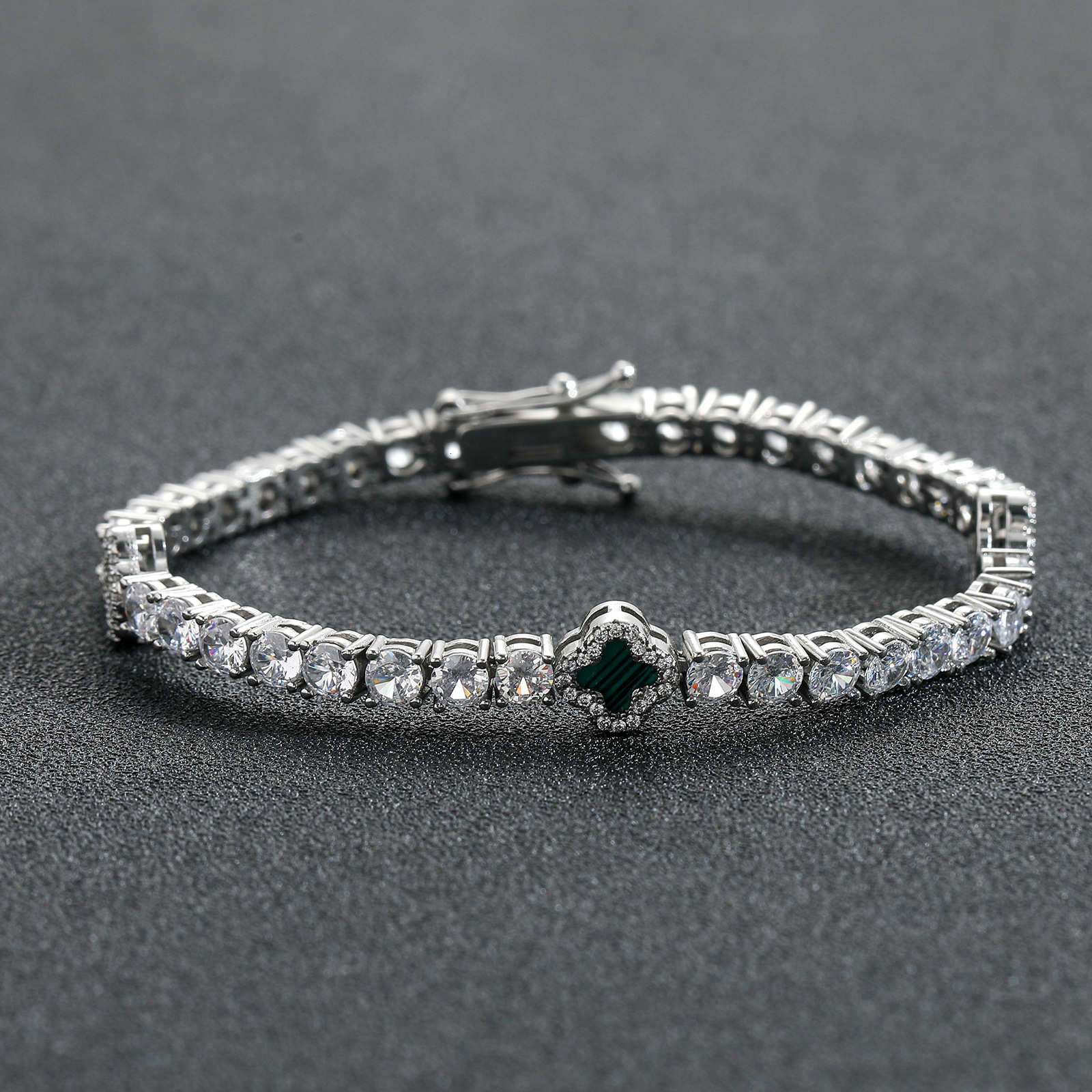 Ins Style Four-Leaf Clover Inlaid Diamond Tennis Chain Bracelet Exquisite High-End Fashion Flower Accessory New Arrival moissanite