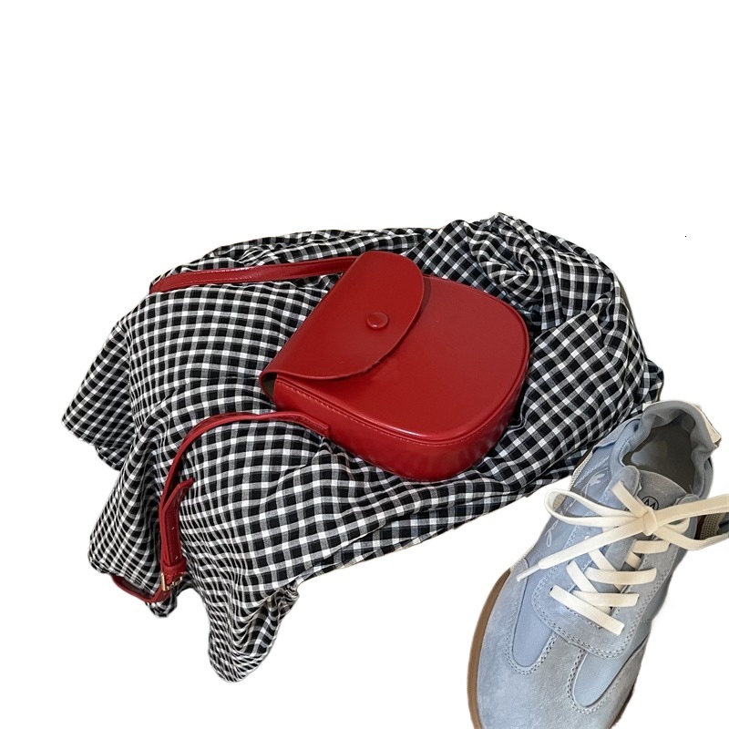 designer 2025 New Korean Style Ins Red Small Bag for Women Candy Color Phone Bag Student Versatile Shoulder Crossbody Bag for Women