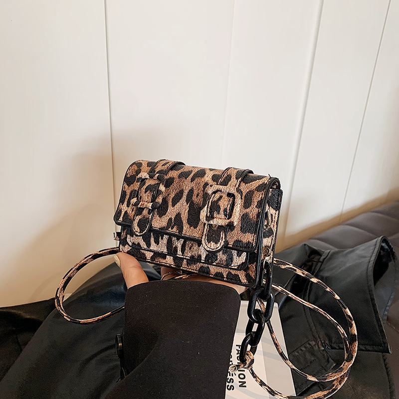 Free Shipping Designer Bag Autumn Womens 2025 New Trendy Korean Version Fashionable And Personalized Small Square Bag Beautiful Single Shoulder Crossb