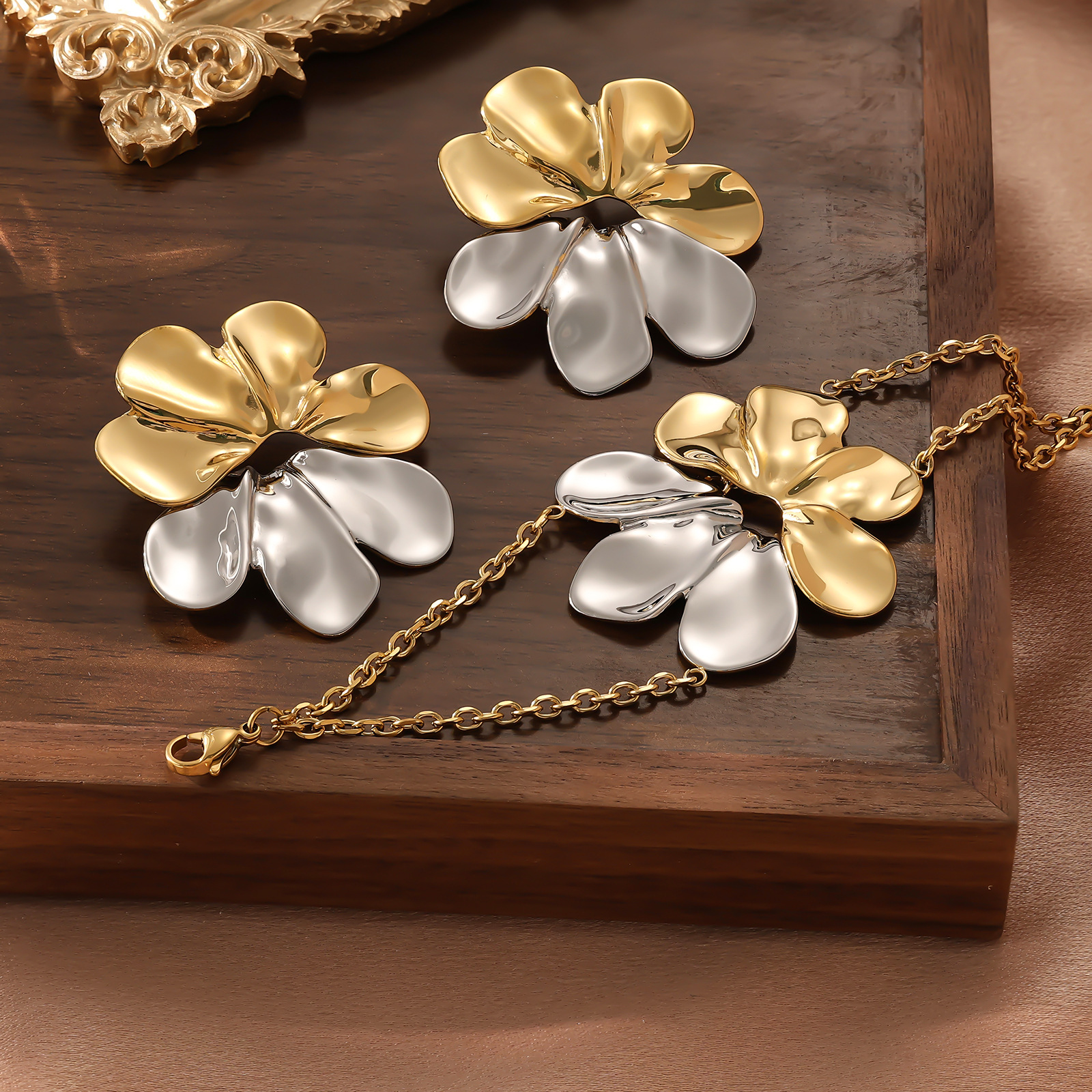 Personality Double Layer Five Petal Flower Simple Striped Leaf Tassel Earrings