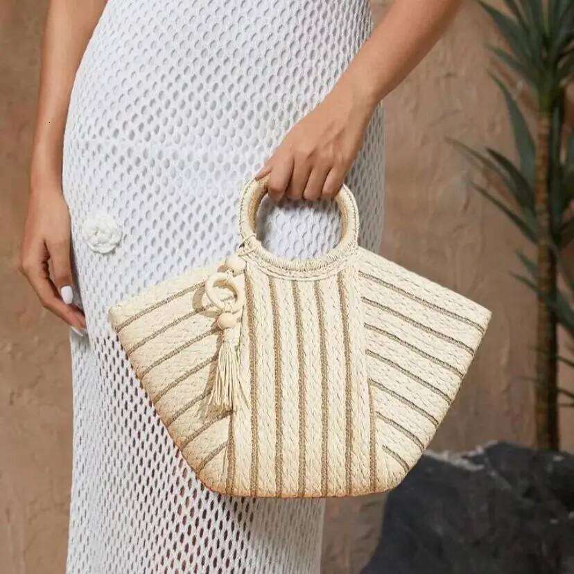 Women's Fashion Casual Straw Tote Bag, Beach Bag Summer, Large Capacity - Chic Tassels Satchel Handbag For Everyday Use