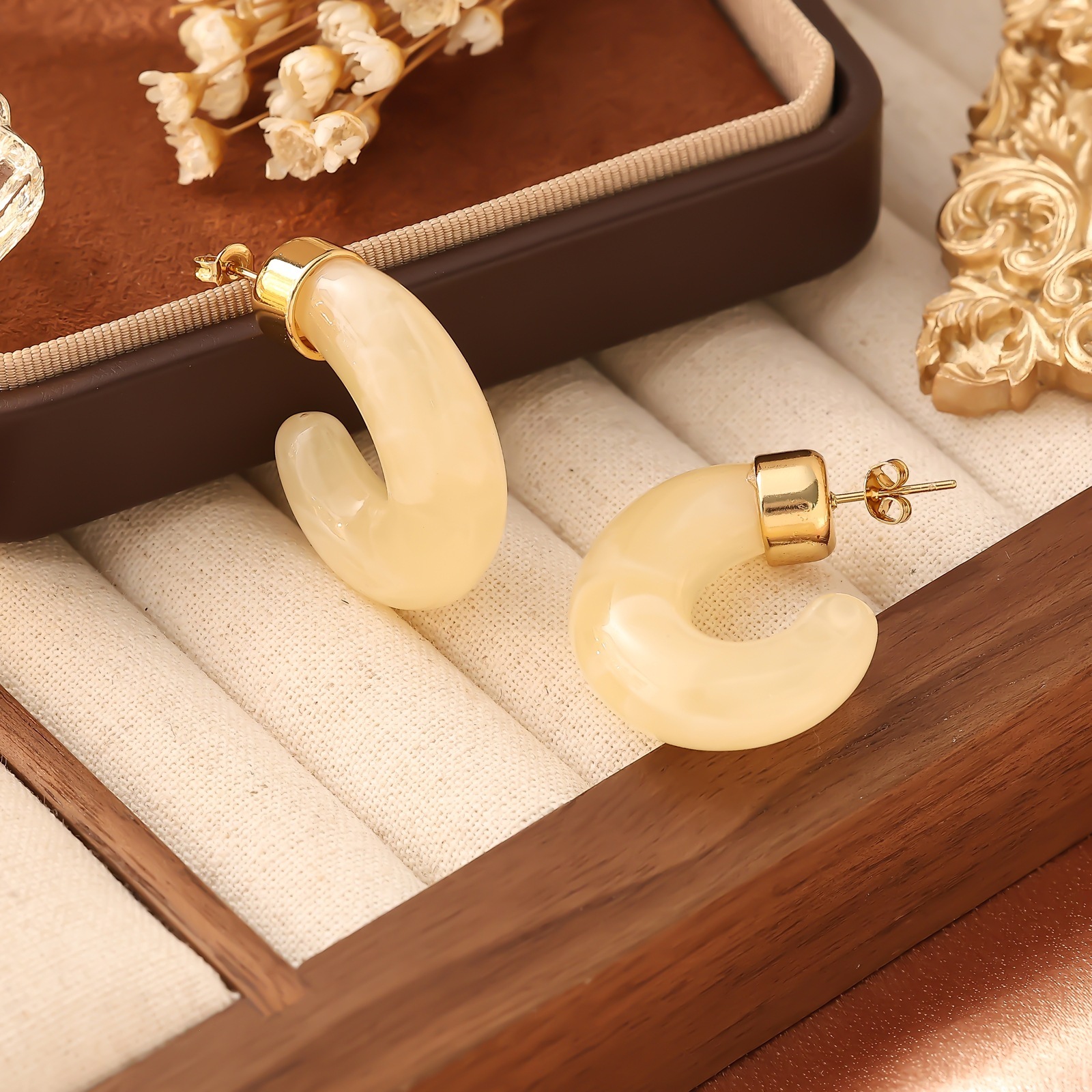 Light Niche Design Simple Fashion Versatile Elegant Earrings