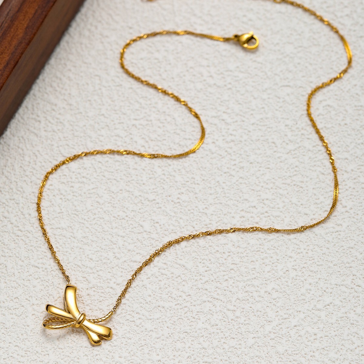 Hot-Selling Color Necklace for Women Pendant Bowknot Clavicle Chain Design