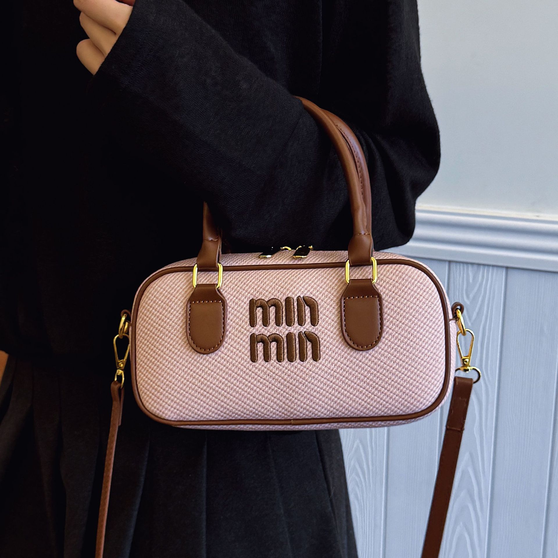 Modern Retro Boston Color-Blocked Handheld Pillow-Style Small Handbag for Women 2025 Style Versatile and Fashionable Shoulder and Crossbody Bag