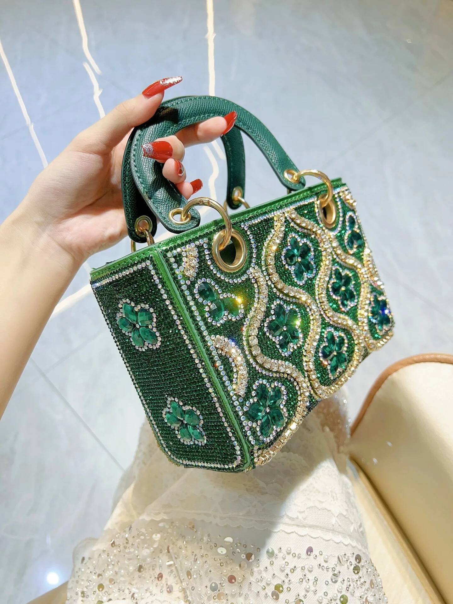 2025 new handmade lightweight luxury designer women's evening handbag, shoulder crossbody bag, shiny diamond decoration fashionable women's 