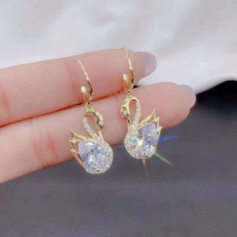 1 Pair Of Luxurious Elegant Golden Swan Earrings, Dazzling, Synthetic Crystal, Suitable For Daily Wear, Parties And Gifts