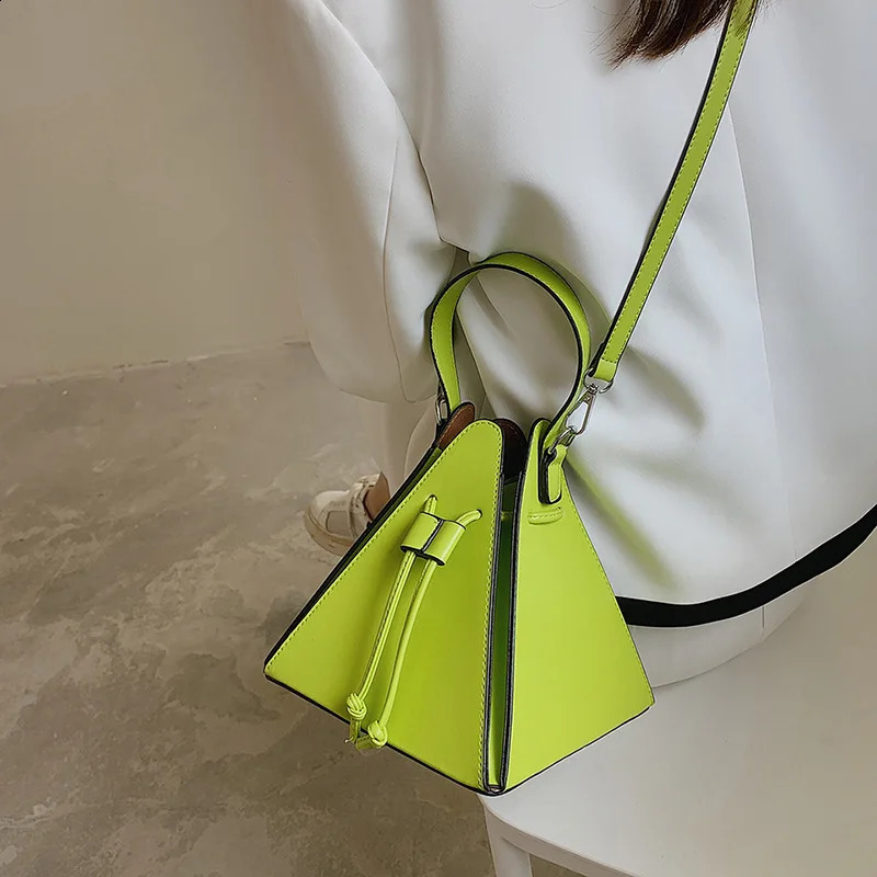 Fashion Ladies Shoulder Bags Handbag Sense of Women Bags High quality Leather Crossbody Bag Female Triangle Bags 250530