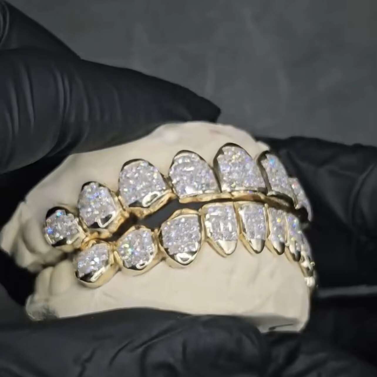 Hop Iced Out Buss Down VVS Invisible Setting Princess Cut Custom Yellow Gold VVS Moissanite Diamond Grillz