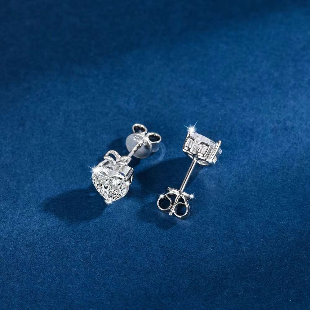 S925 Sterling Silver Moissanite Heart Earrings New Heart Ladies Earrings Factory Wholesale