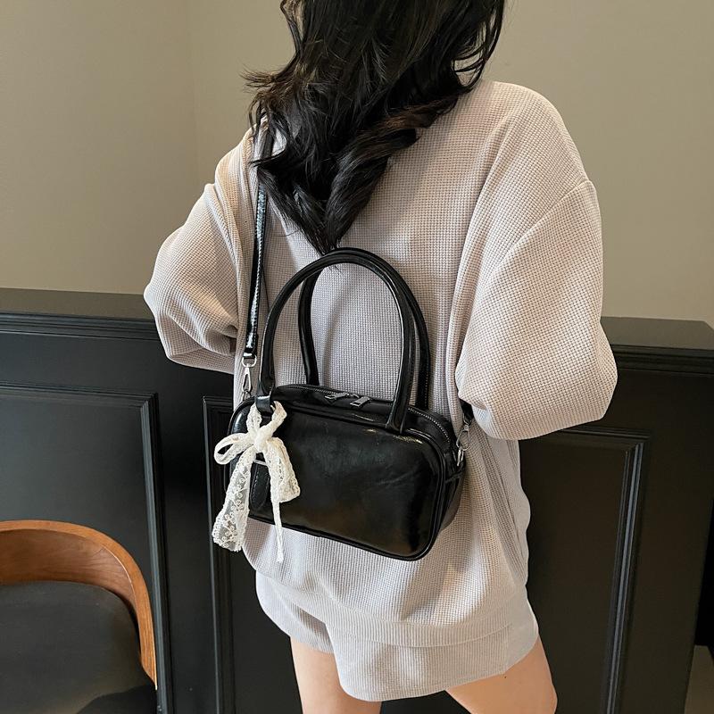 designer Korean Style Trendy Fashion High-end Oil Wax Leather Handbag Boston Bag Versatile Chic Niche Women's Crossbody Bag