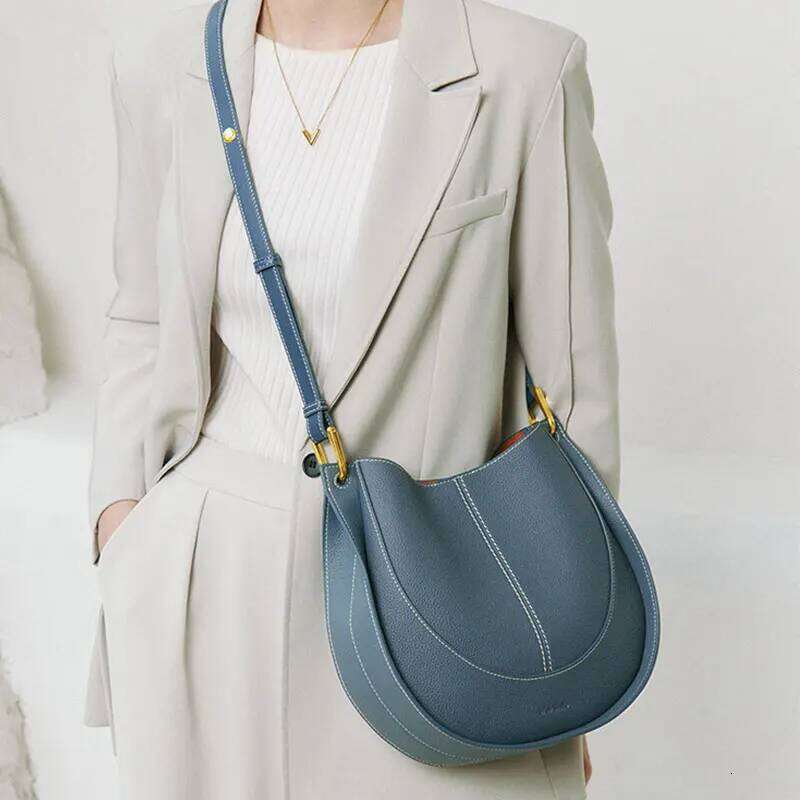 Fashion Women's Large Capacity Designer Shoulder Bag High Quality Cowhide Handbags Women Crossbody Saddle Bags