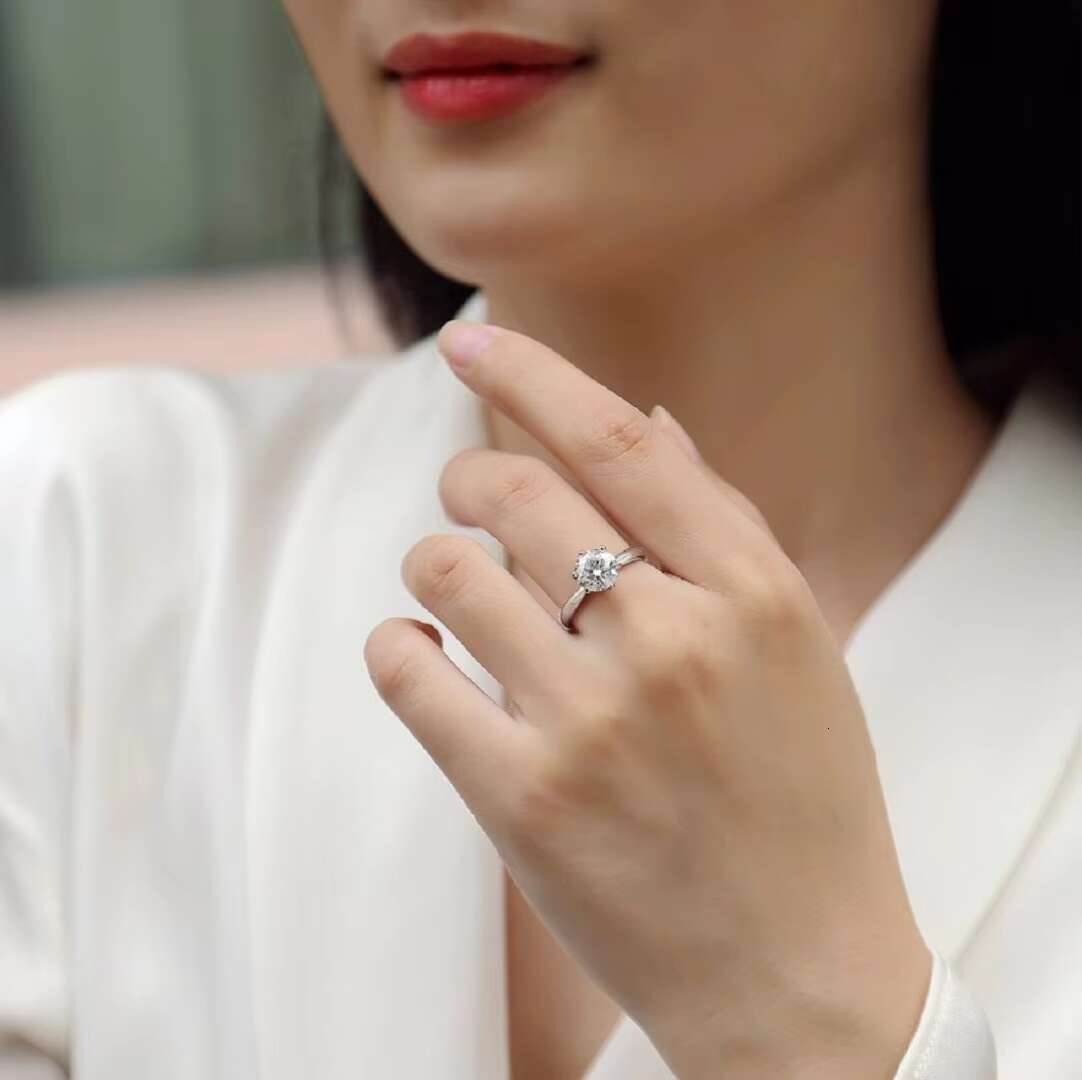 Wholesale Custom 925 Silver Moissanite Ring 1CT VVS GRA Certified Moissanite Diamond Jewelry Engagement Ring for Women