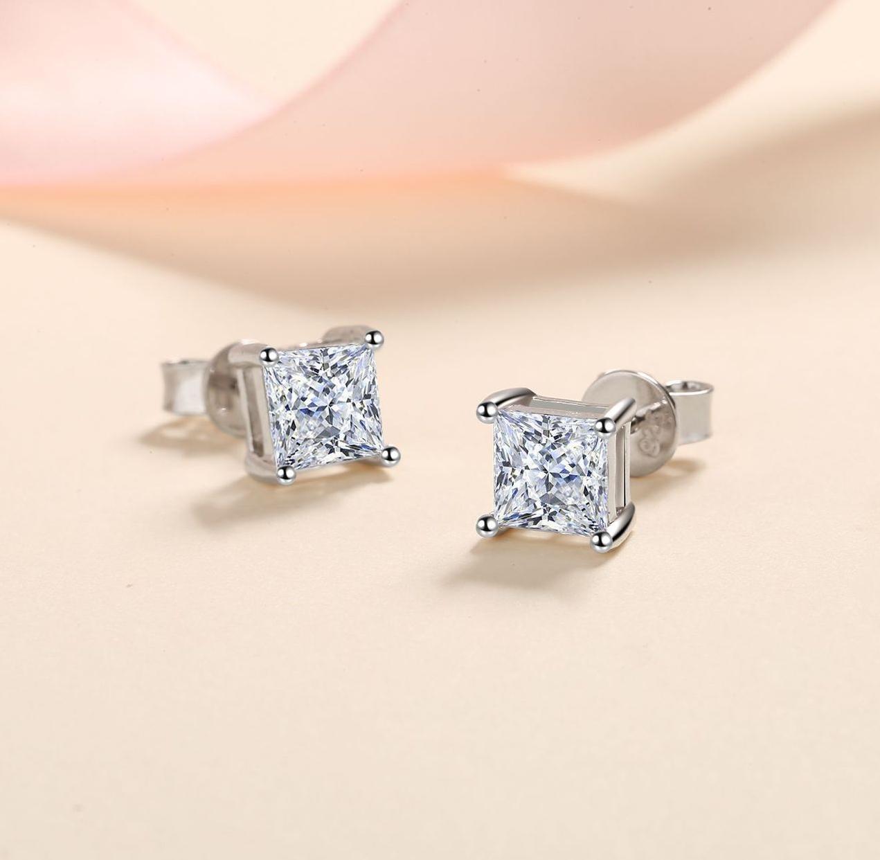 925 Sterling Silver Princess-Cut Moissanite Stud Earrings for Women, Square Shaped Diamond-Like Earrings, Elegant and Sparkling Silver Jewelry