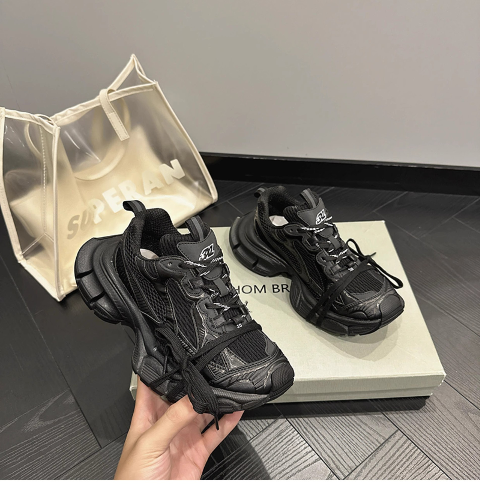 retro Style Dirty Designer Unisex Daddy Sneaker Men Women Thick Soled Sports sneakers Breathable Casual Shoes