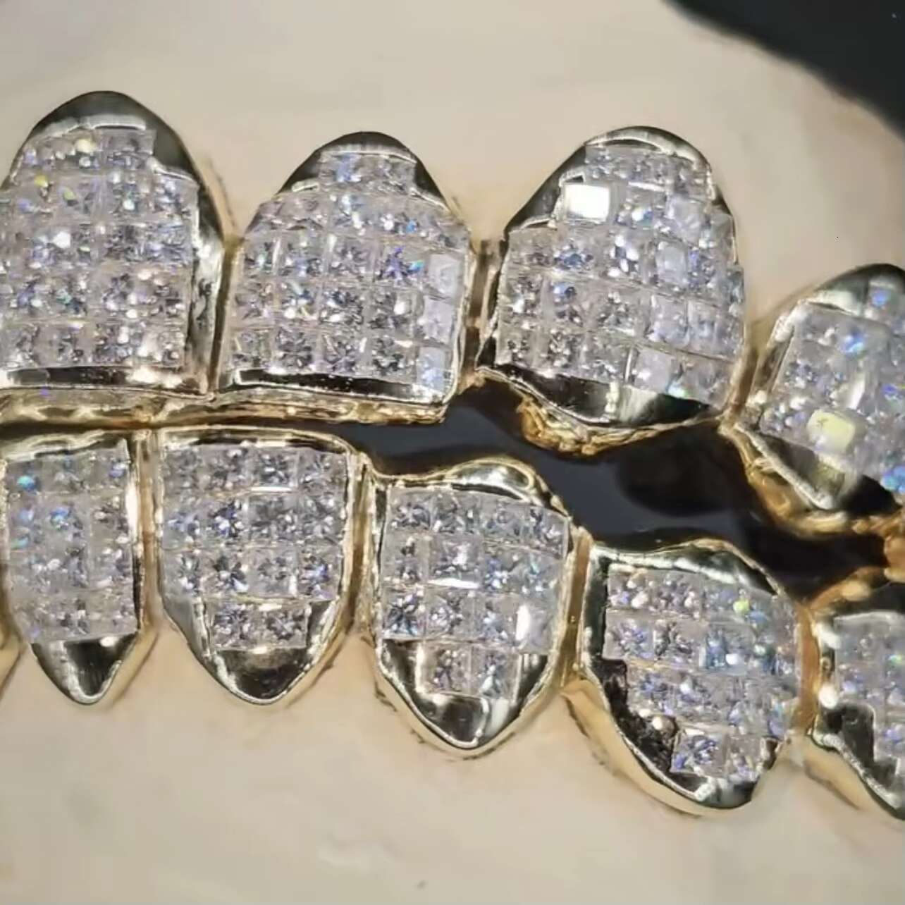 Hop Iced Out Buss Down VVS Invisible Setting Princess Cut Custom Yellow Gold VVS Moissanite Diamond Grillz