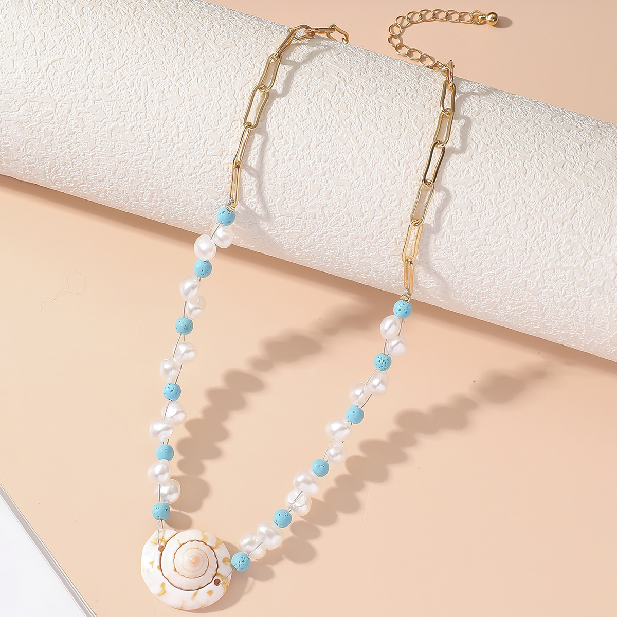 New Necklace for Women, Volcanic Stone Pearl Shell Clavicular Chain Design,