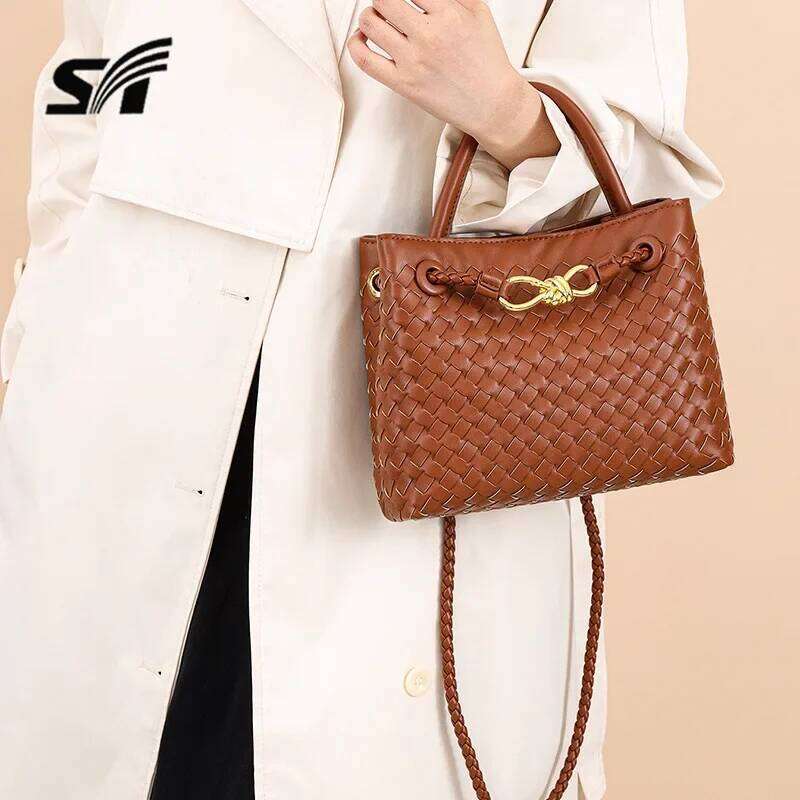 Niche Leather BagShoulder MessengerBag Popular Hand-woven Women's Bag FashionVersatileTemperament Handbag Purses and Handbags