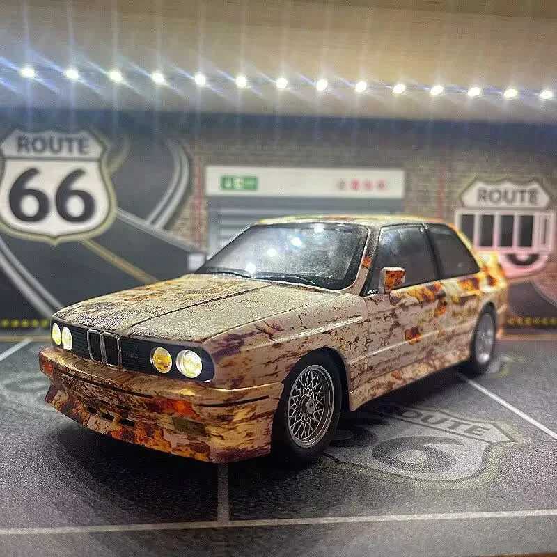 1 24 1988 M3 E30 Rust Damaged Version Alloy Sports Car Model Diecasts Metal Classic Vehicles Car Model Sound Light Kids Toy Gift Z250602