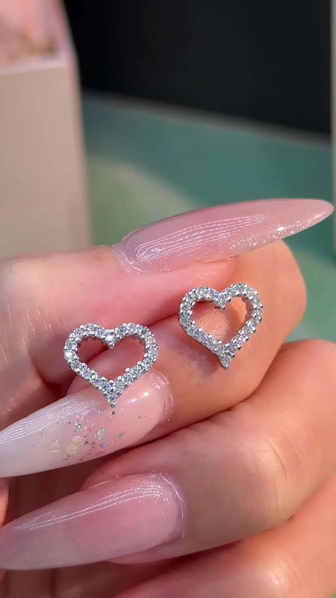 925 Sterling Silver Heart Shaped Moissanite Earrings for Women Fashion and Sweet Cross Border Jewelry