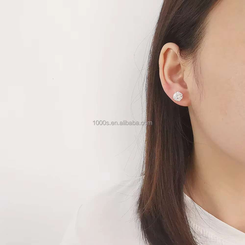 Luxury 18K Solid Yellow Gold Moissanite Stone Stud Earrings Custom Classic Cute Jewelry for Women