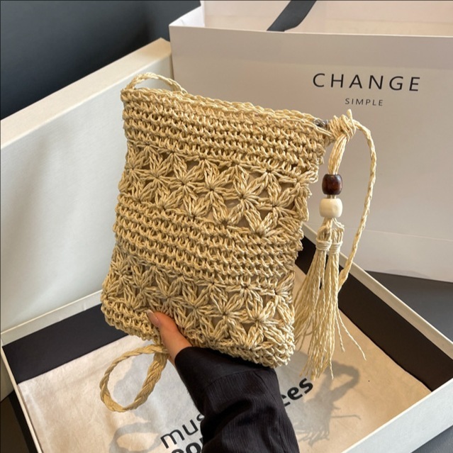 designer 2025 New Hollow Beach Vacation Bucket Bag for Women Korean Style Handwoven Fashion Single Shoulder Crossbody Bag