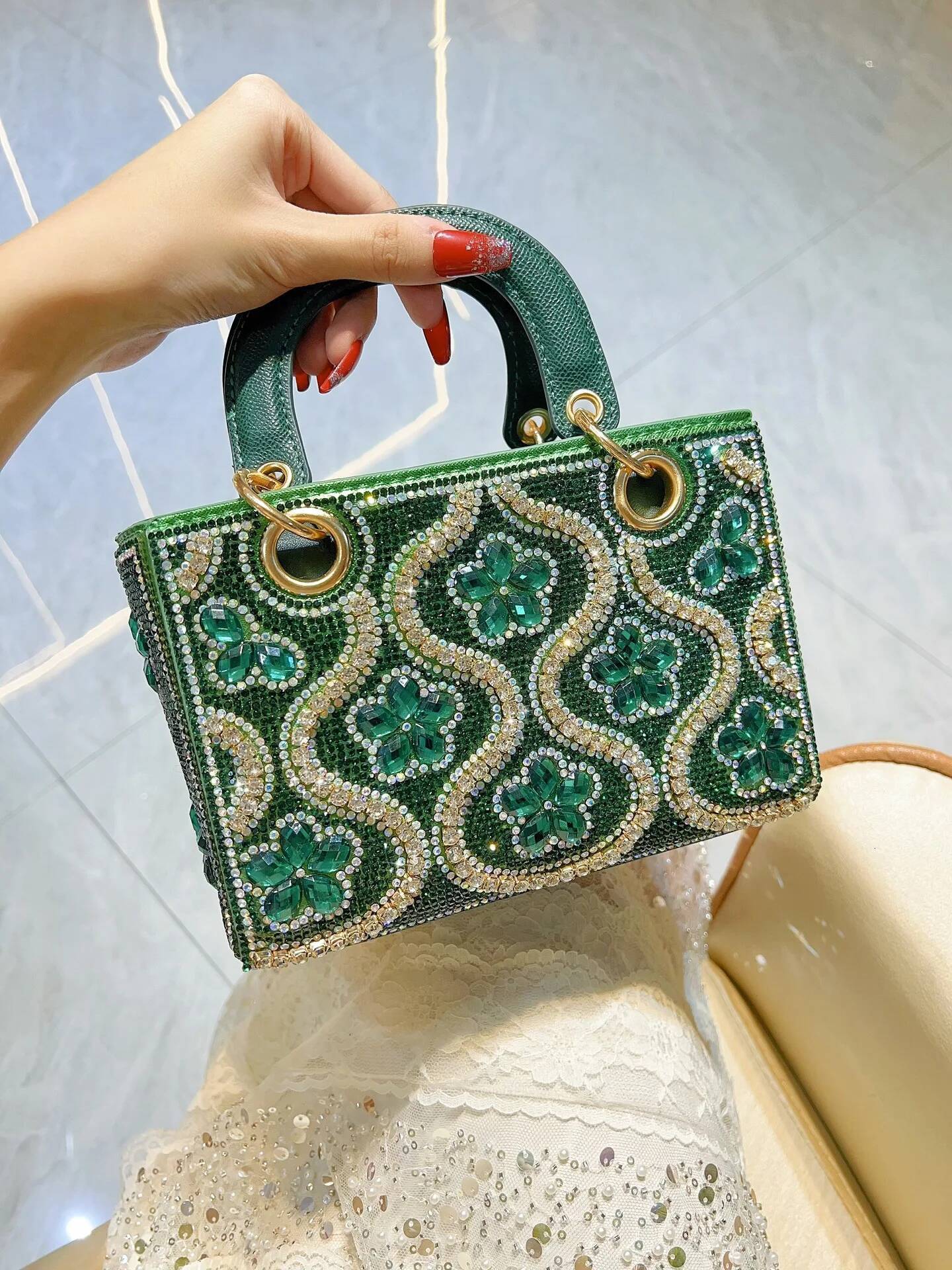 2025 new handmade lightweight luxury designer women's evening handbag, shoulder crossbody bag, shiny diamond decoration fashionable women's 