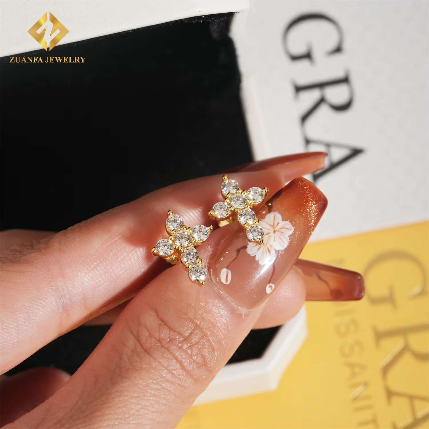 Fine Hip Hop Moissanite Jewelry Iced Out VVS Moissanite Diamond Ear Studs 925 Sterling Silver Cross Stud Earrings for Men Women