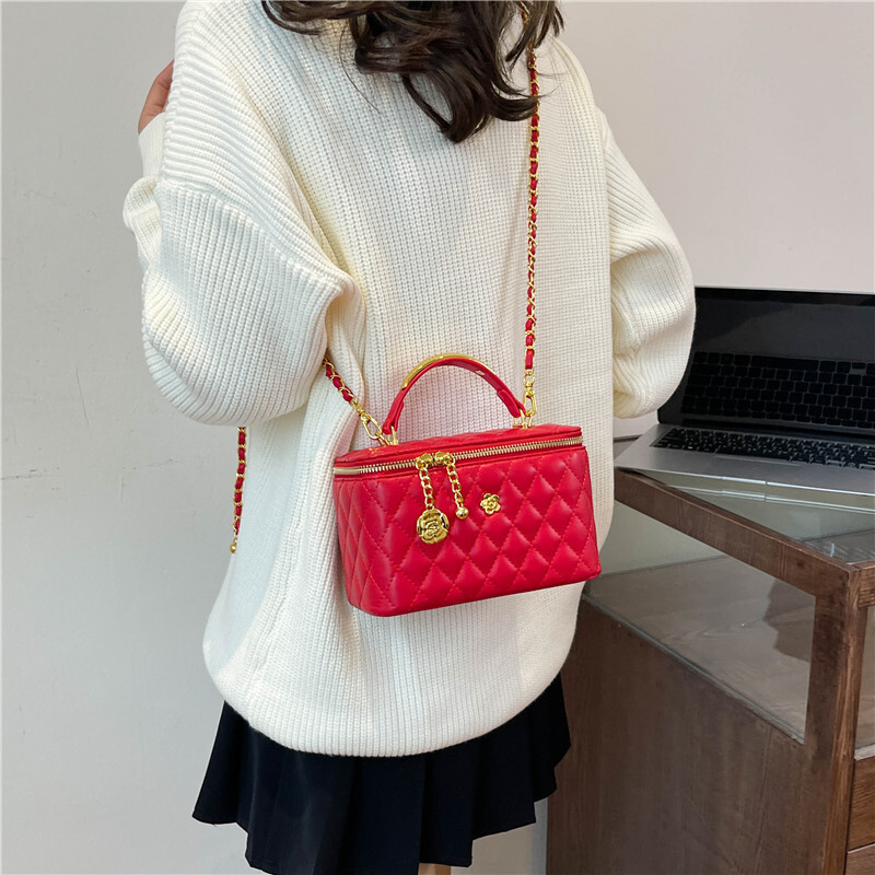 High-end Large Capacity Handbag Niche Luxury Designer Bag Commuter Versatile Makeup Bag Fashion Cross-border Women's Trendy Shoulder Free Shippin
