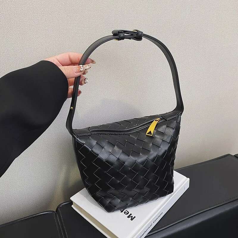 Hot Selling Embroidered Shoulder Bag Women's Leather Crossbody Handbag Designer Tote Purse Evening Party