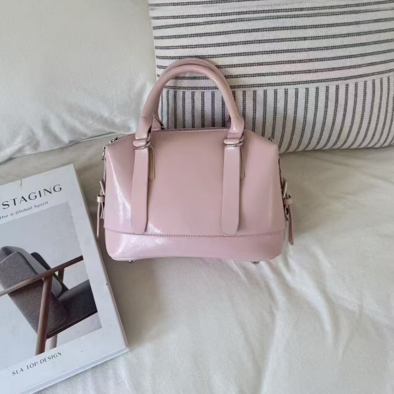 designer Versatile Handheld Bowling Ball Bag for Women 2025 Autumn Winter New Retro Fashion Pillow Bag Commuter Shoulder Crossbody Bag