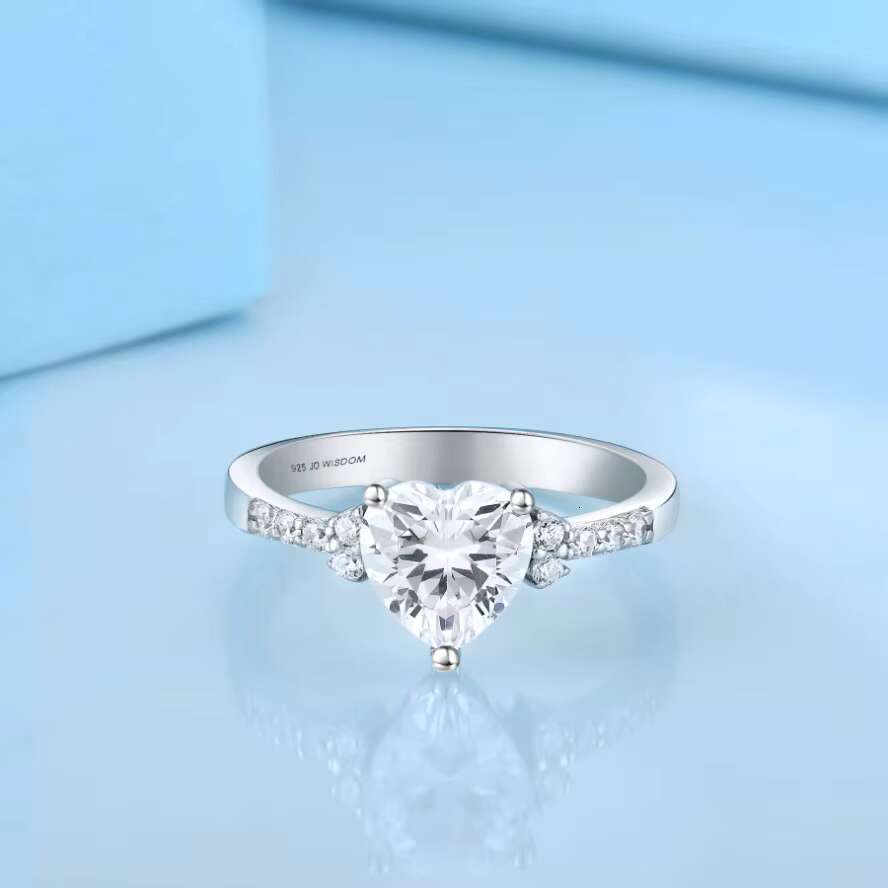 YILUN 925 Sterling Silver Heart-Shaped Moissanite Engagement Ring for Women