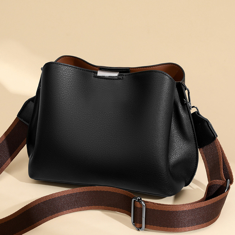 fashion Light luxury soft leather large capacity casual fashion women s bag crossbody bag designer women s fashionable and elegant shoulder bag