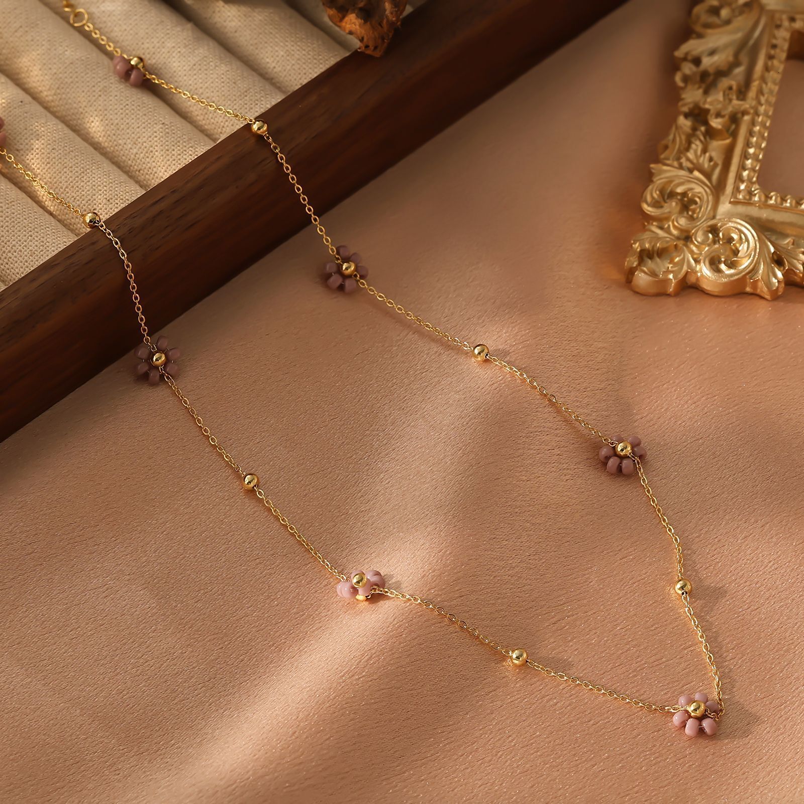 Hot Selling Summer Internet Celebrity Cute Colorful Crystal Woven Flower Titanium Steel Handmade Necklace