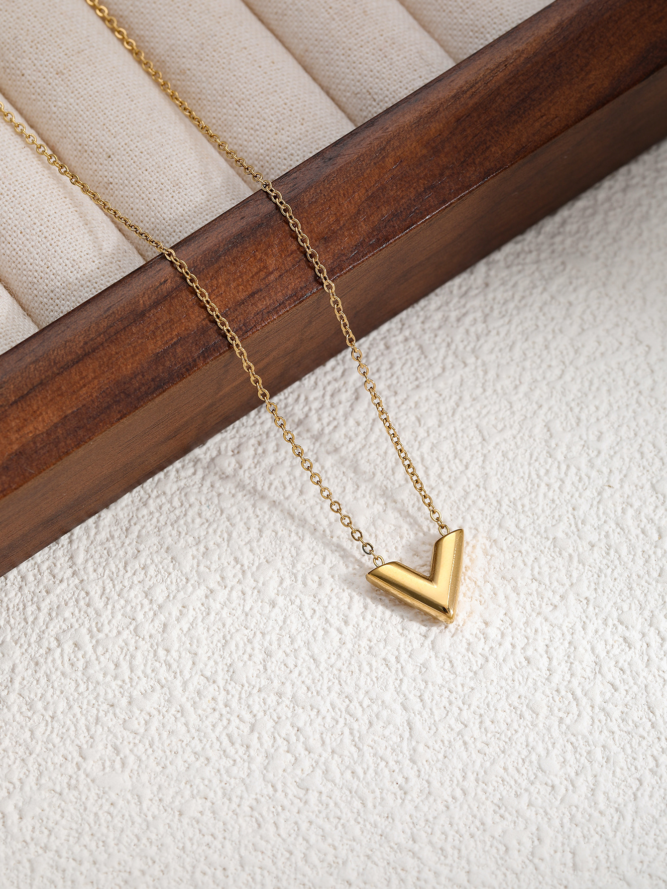 Minimalist Eggplant Geometric Pendant Necklace Round Snake Titanium Steel Clavicle Chain Non-Fading Layered Versatile Gift