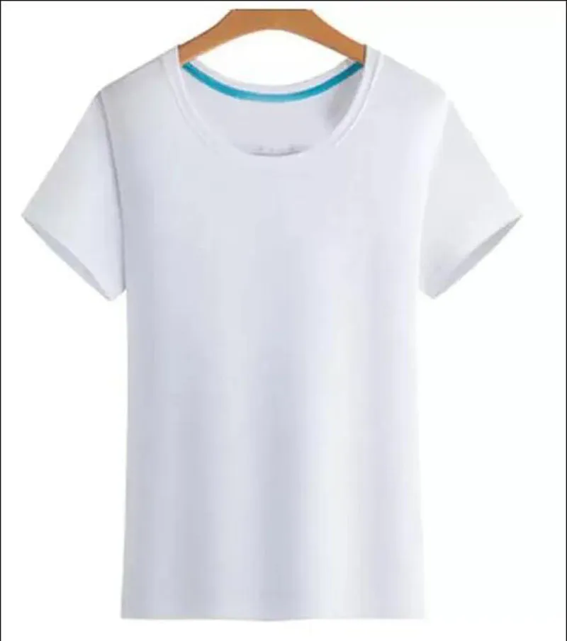 Solid-color T-shirt cheap and simple and fashionable.