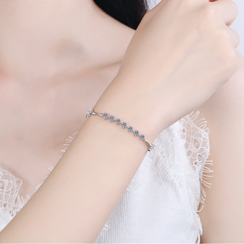 Chic Woman's Jewellery Piece Made from High-Quality Silver Alloys Embellished With Radiant Man-Made Diamonds