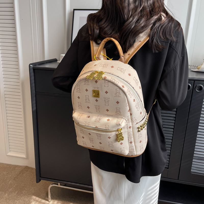 Free Shipping Birthday Gift Cute Bear Commuter Backpack 2025 New Trendy Female College Student Outdoors Designer Bag Backpack Large Capacity School Ba