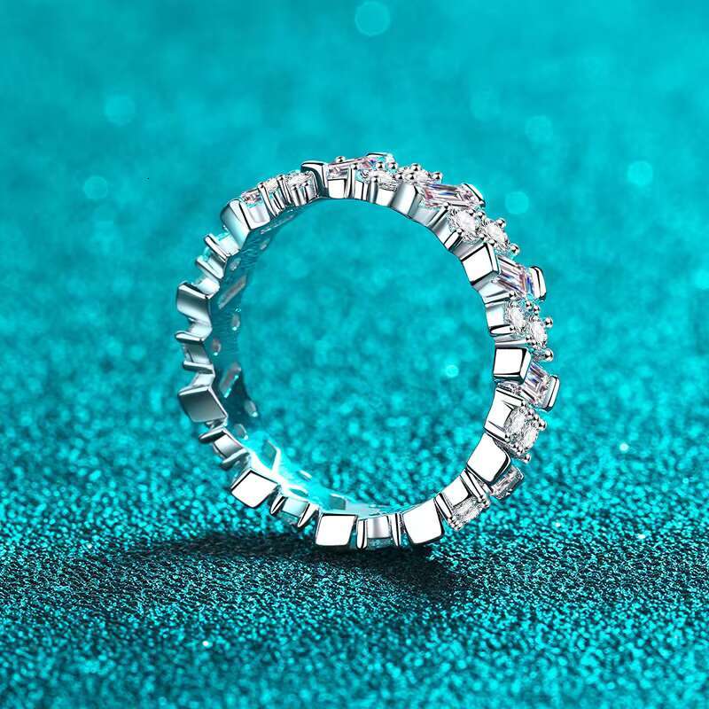 Factory 925 Sterling Silver Luxury Classic Design Ring Emerald Cut Moissanite 3.08ct Engagement Moissanite Rings