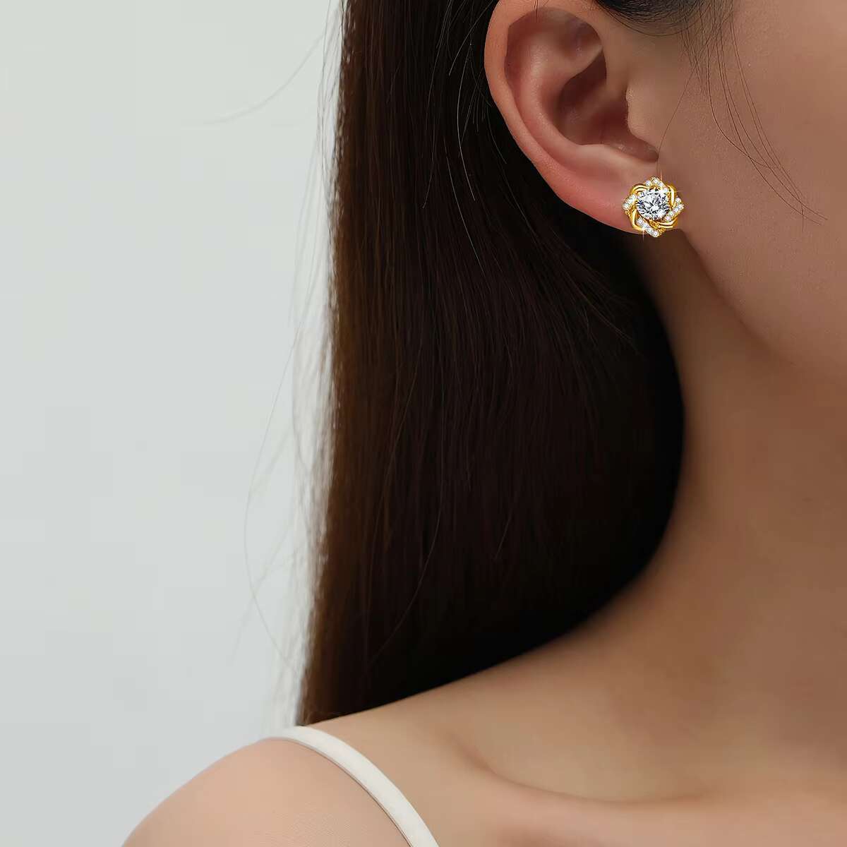 High Quality Jewelry Factory Wholesale 925 Sterling Silver Woman Exquisite Gift Petals 1 Carat Moissanite Earrings