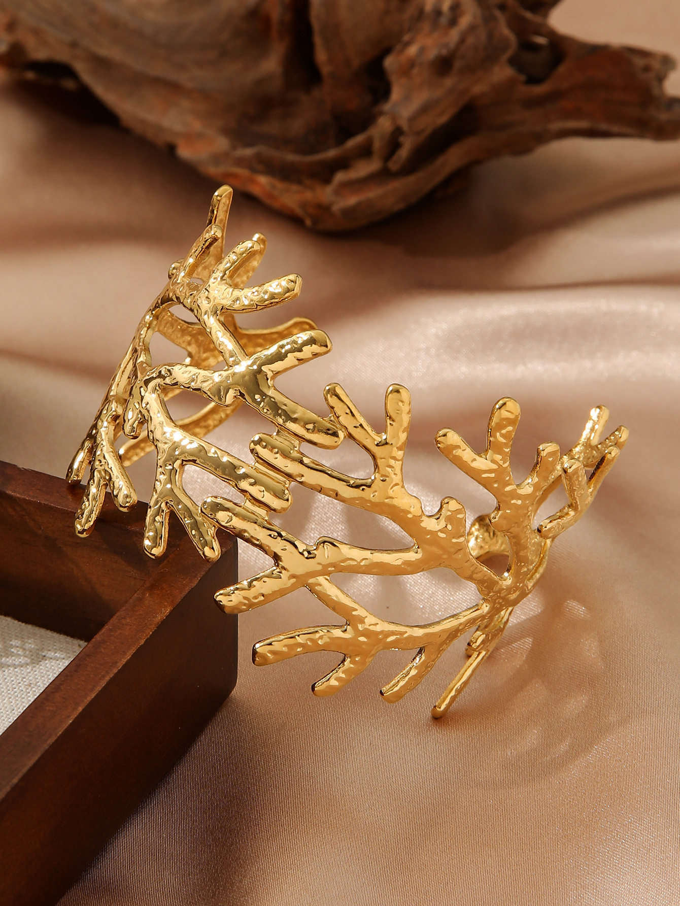 Style Internet Celebrity Irregular Coral for Women High-end Summer Stainless Steel Bracelet Jewelry