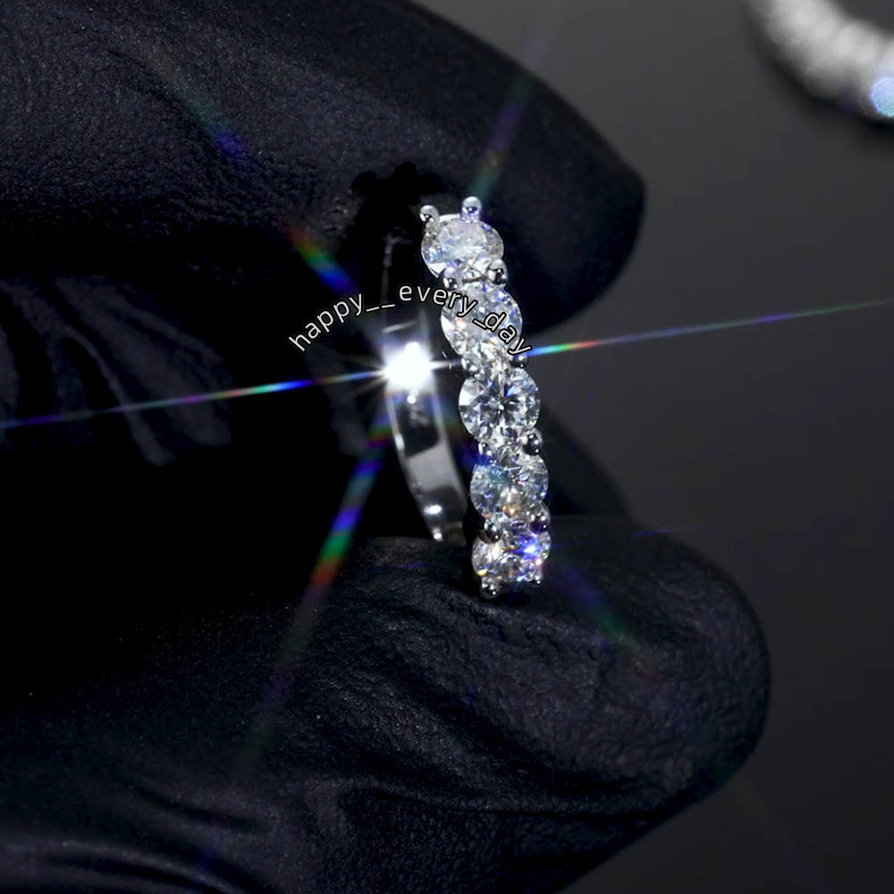 Valentines Gift D Color VVS1 Brilliant Round Cut Moissanite Lab Grown Diamond Huggie 925 Sterling Silver Hoops Earring for Women